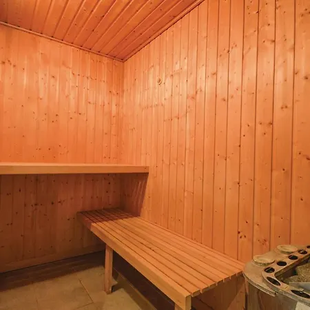Tatil Evi Five-bedroom Holiday In Aabenraa