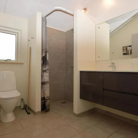 Five-bedroom Holiday In Tatil Evi Aabenraa