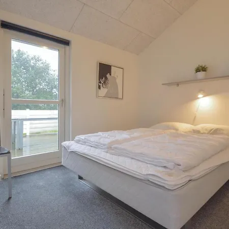 Five-bedroom Holiday In * Aabenraa