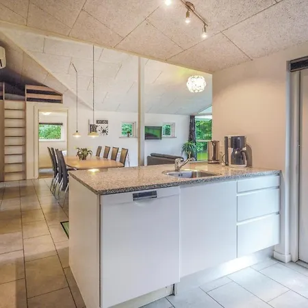 Holiday home Five-bedroom Holiday In